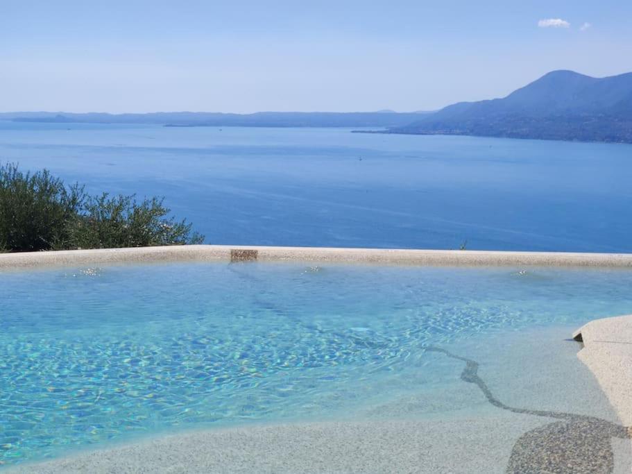 Villa Divina-Apt Armonia-Con Piscina E Vista Lago Castelletto Di Brenzone Exterior foto