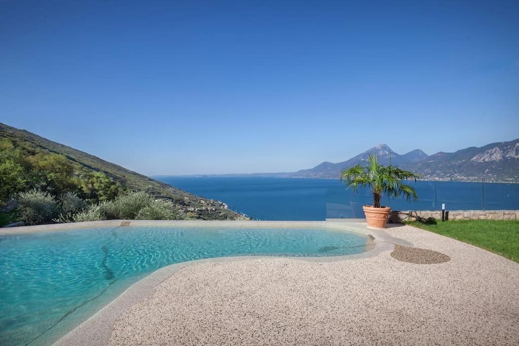 Villa Divina-Apt Armonia-Con Piscina E Vista Lago Castelletto Di Brenzone Exterior foto