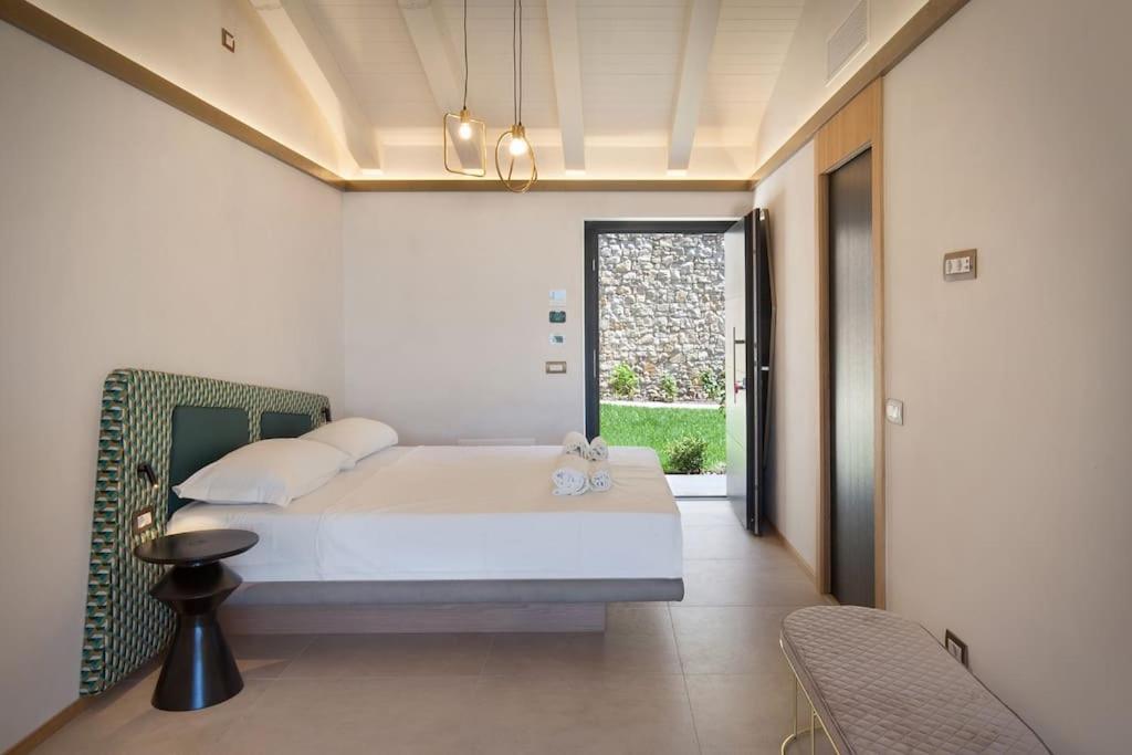 Villa Divina-Apt Armonia-Con Piscina E Vista Lago Castelletto Di Brenzone Exterior foto