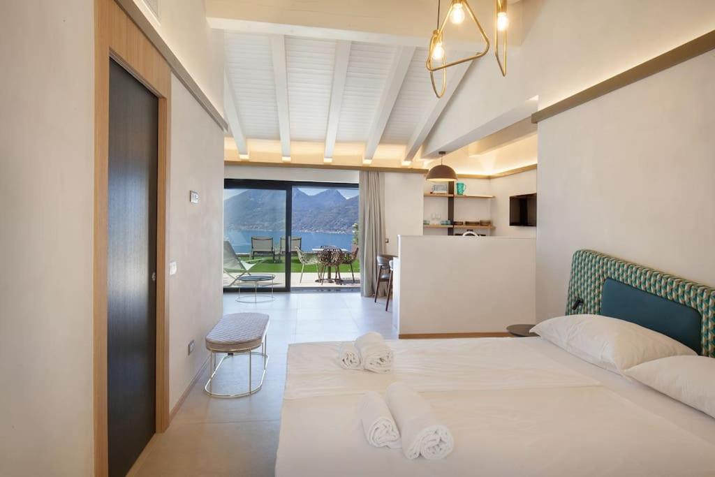 Villa Divina-Apt Armonia-Con Piscina E Vista Lago Castelletto Di Brenzone Exterior foto